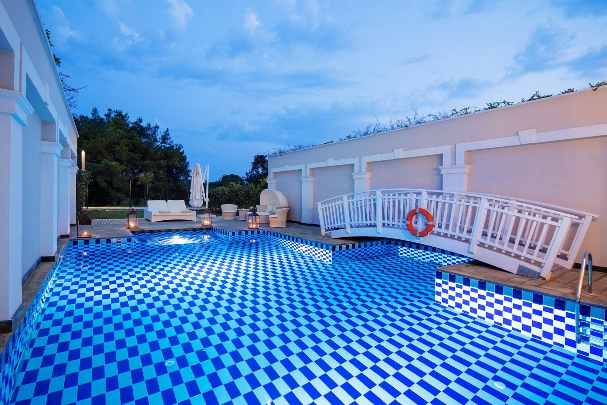 Titanic Deluxe Golf Belek Hotel Bagian luar foto