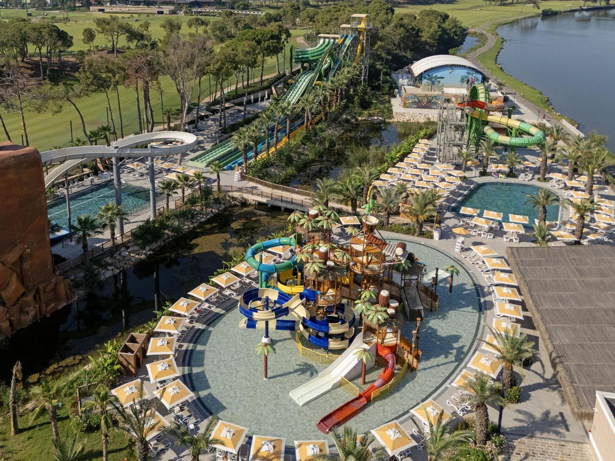 Titanic Deluxe Golf Belek Hotel Bagian luar foto